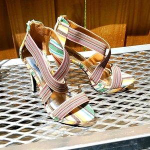 🌻Brand New Heels..Popping❤